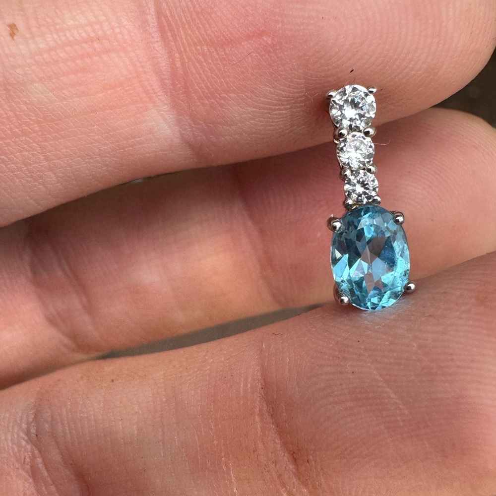 Solid sterling genuine blue topaz/goshenite pendant _super sparkly - Picture 2 of 16